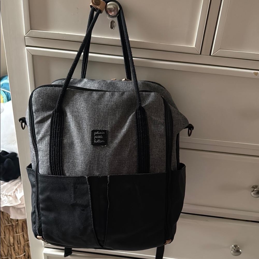 Petunia Pickle Bottom Gray and Black Men's Bag